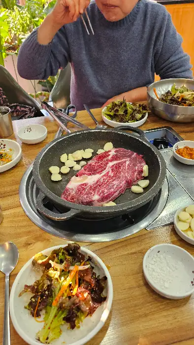 고기 굽는 모습