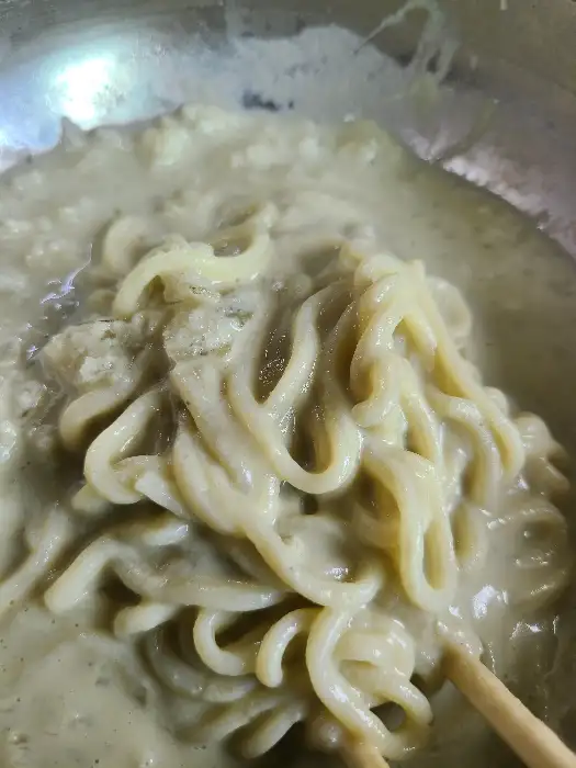 걸쭉하고 부드러운 콩국물과 면