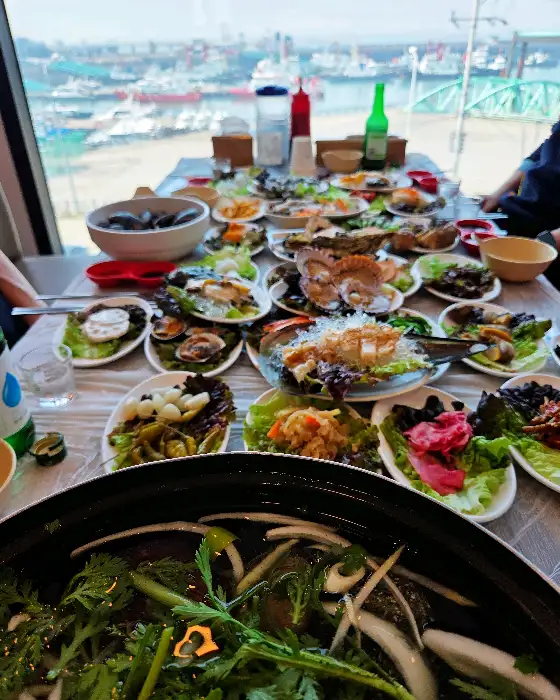 화려하고 푸짐한 60첩 한상차림