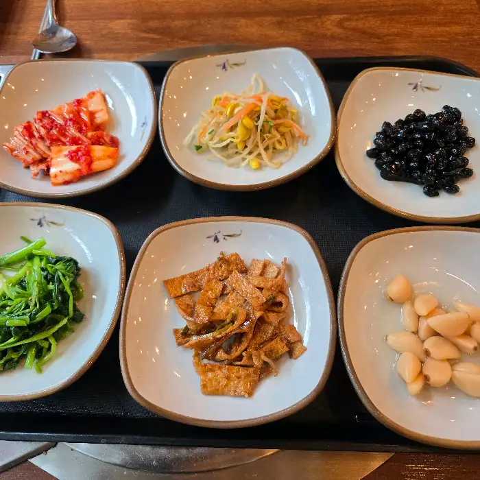 밑반찬 세팅