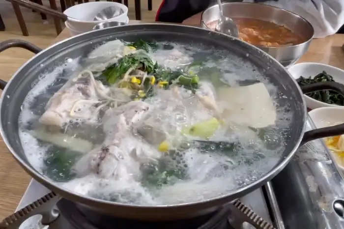 김치 곰치국