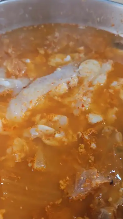 곰치국 국물 근접샷