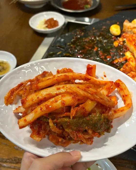 석암생소금구이 갓 나온 김치