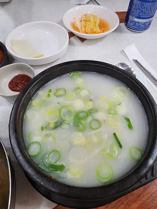 먹음직스러운 함흥비빔냉면