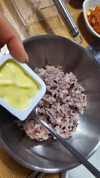 버터밥 비벼 먹기