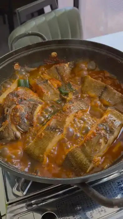 끓고 있는 가자미조림