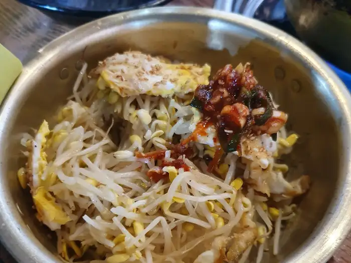 알록달록한 콩나물 비빔밥