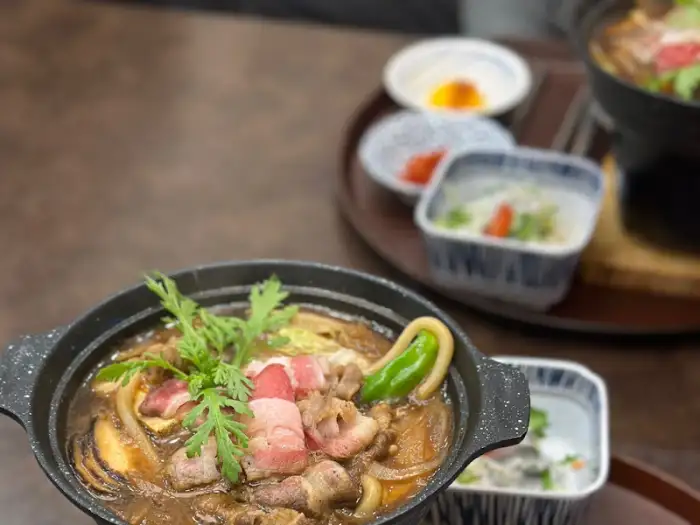 함박눈처럼 끓고 있는 탕