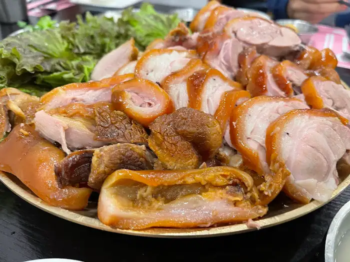 윤밀원 족발 클로즈업