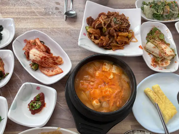 얼큰하고 진한 된장찌개