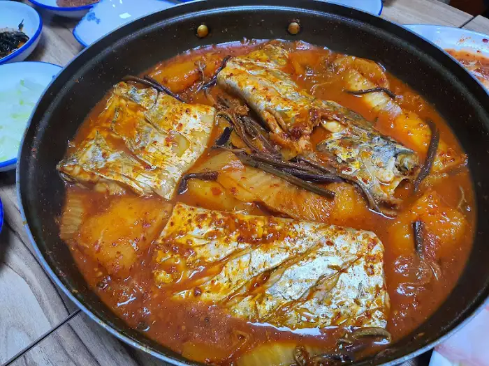 졸여지고 있는 병어조림