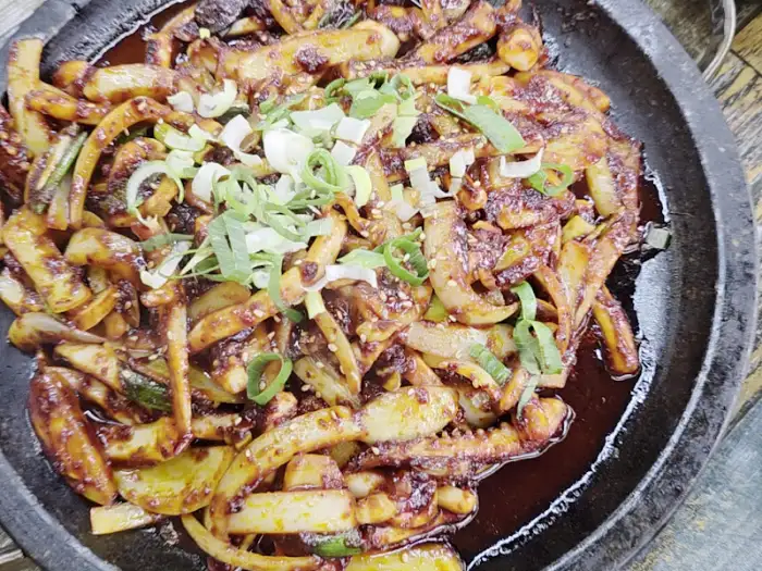 돌판 오징어볶음 전체 모습