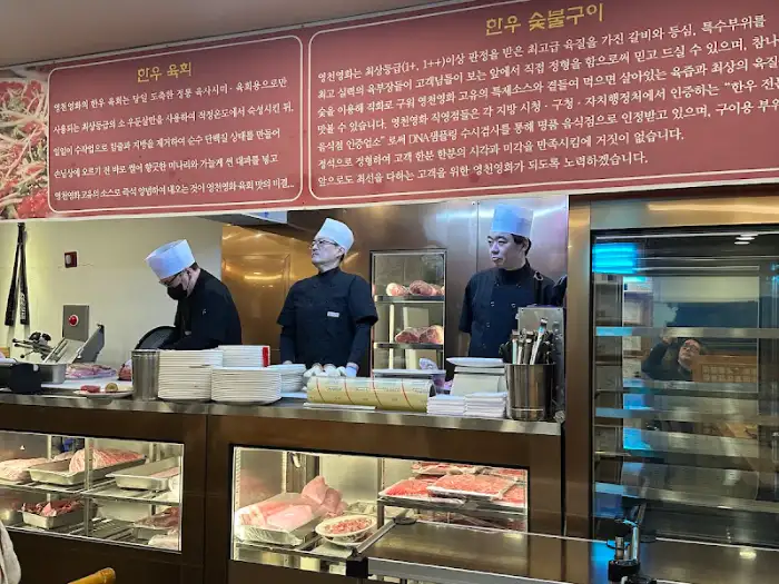 주방에서 일하는 셰프들