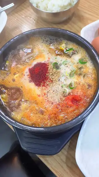 뜨끈한 국물이 일품인 탕 메뉴