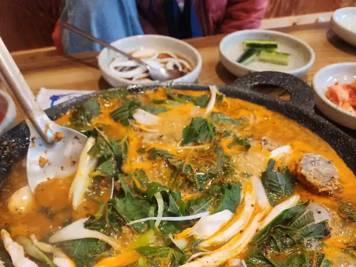 끓고 있는 순대전골