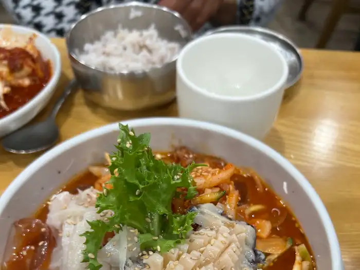 푸짐한 모듬 물회