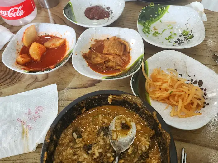 추어탕과 밑반찬