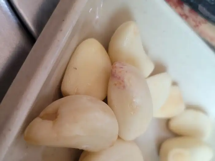 신선한 마늘의 모습