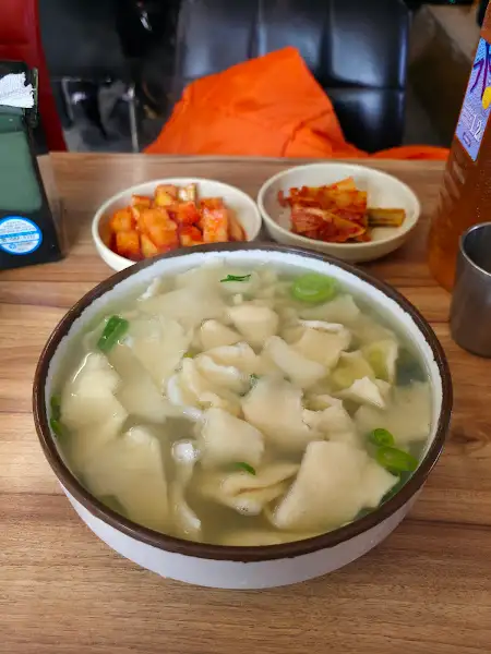 수제비와 국물의 조화