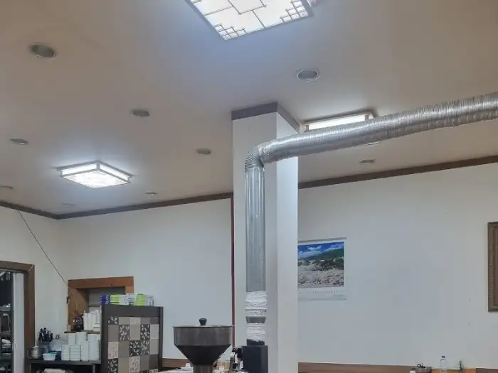 일월담 내부 전경