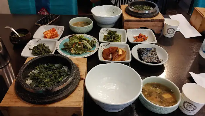 정갈한 반찬들