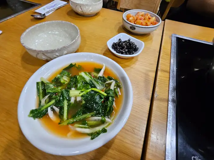 복어 매운탕과 함께 나오는 반찬들