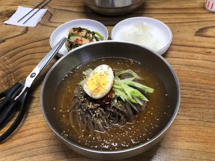 물막국수와 함께 나온 밑반찬