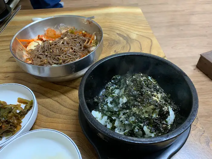 비빔막국수와 밥