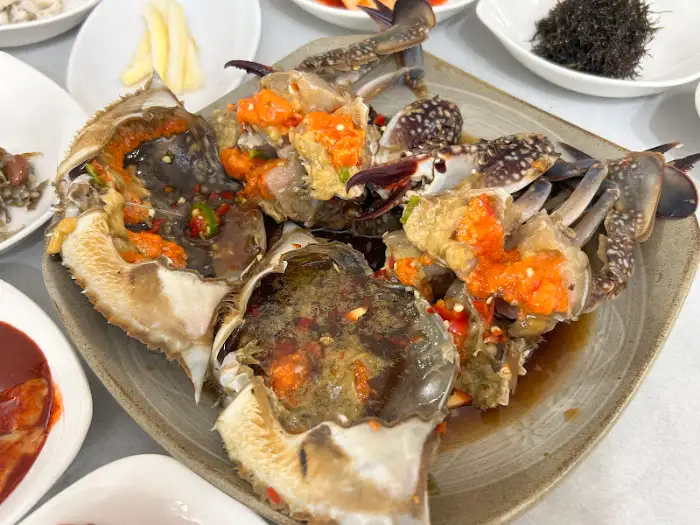 잘 차려진 간장게장 한 상