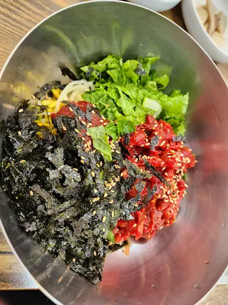 비빔밥 재료 전체 모습