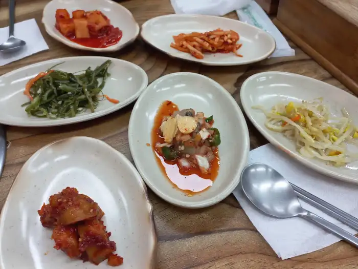 다양한 밑반찬들