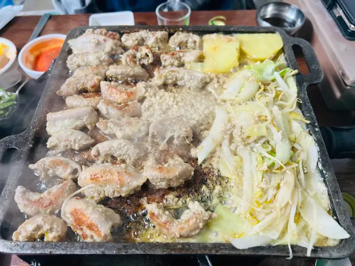 잘 익은 순곱창 조각