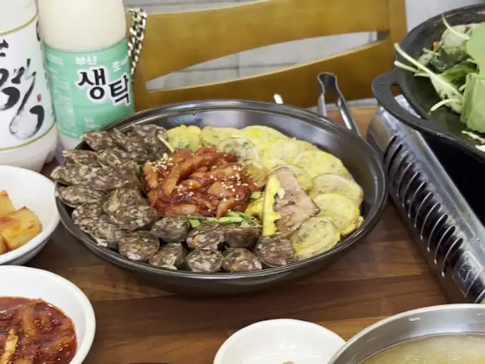 다양한 순대와 볶음김치