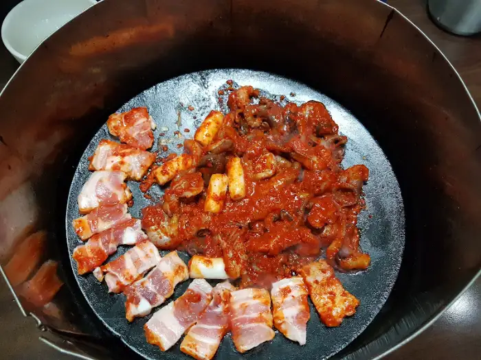 삼겹살 쭈꾸미 볶음 요리 사진