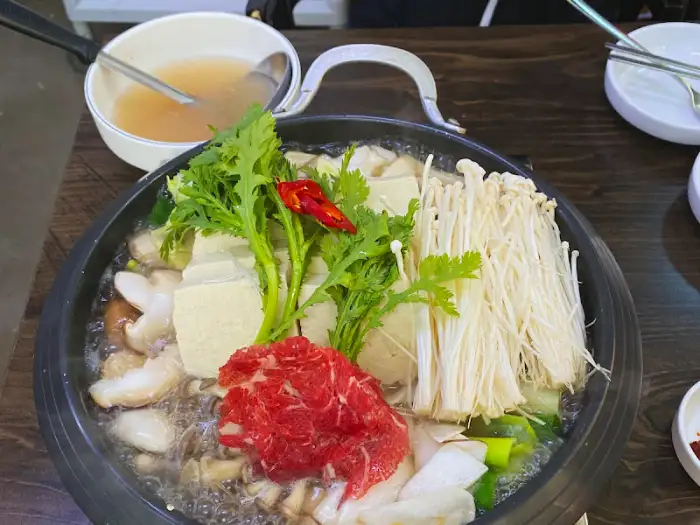 두부 전골 끓는 모습