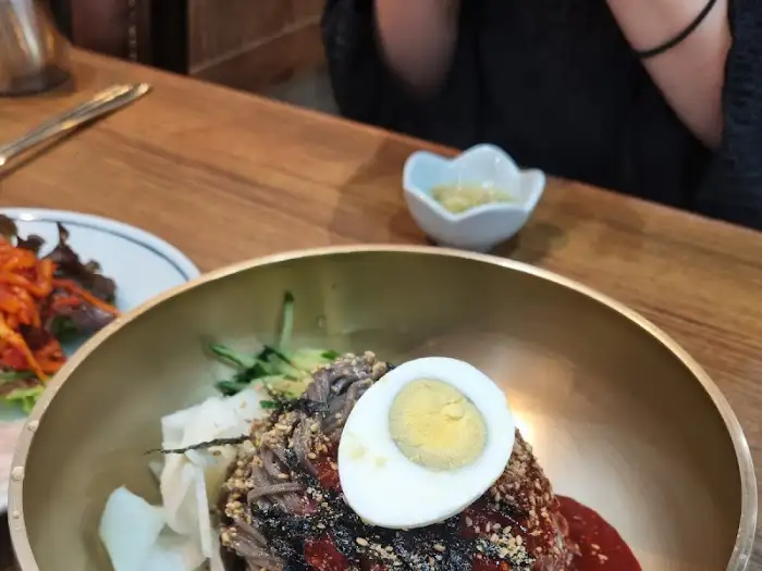 비빔 막국수 근접 사진