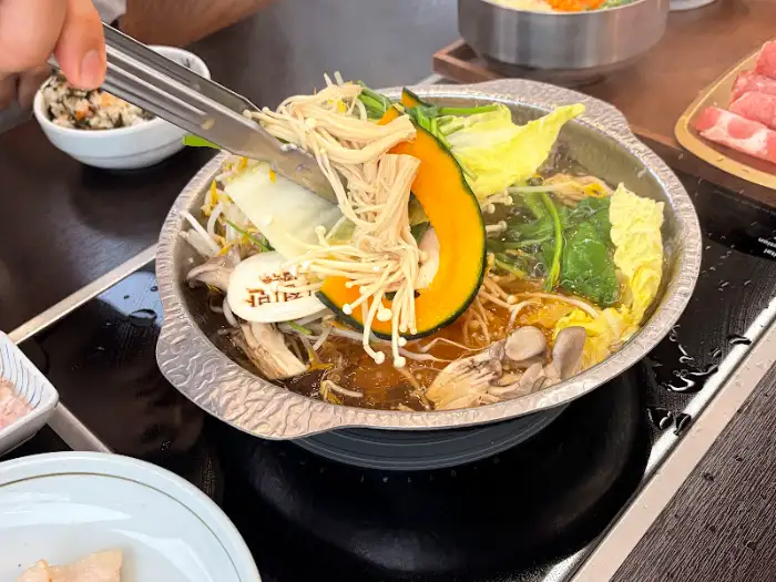 푸짐한 샤브샤브와 곤드레밥