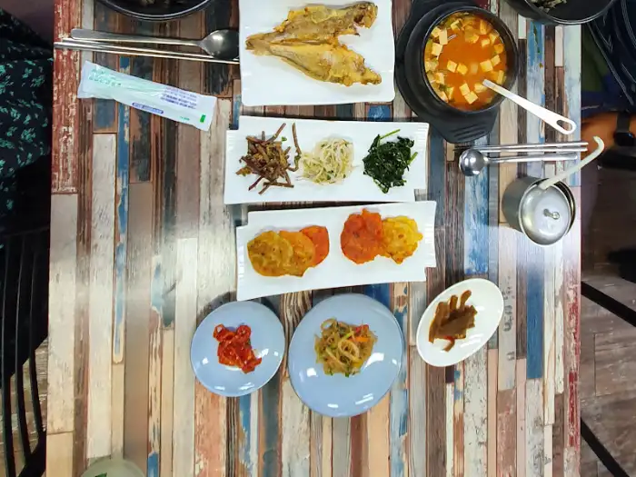 된장찌개와 밥, 그리고 생선구이