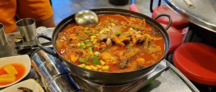 팔팔 끓는 찌개