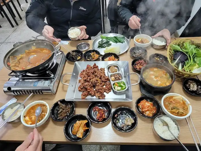 우렁이 쌈밥 한상차림