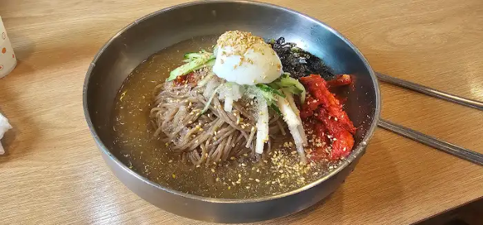 우렁이 비빔냉면