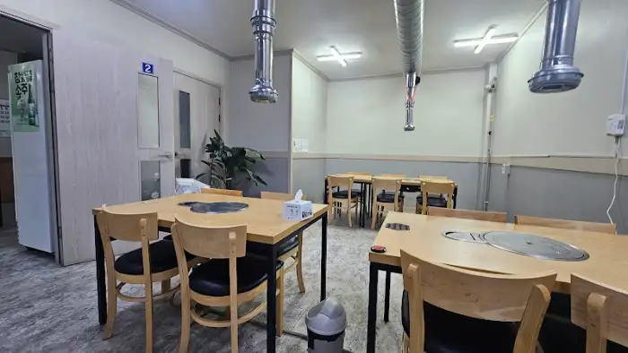식당 내부 테이블