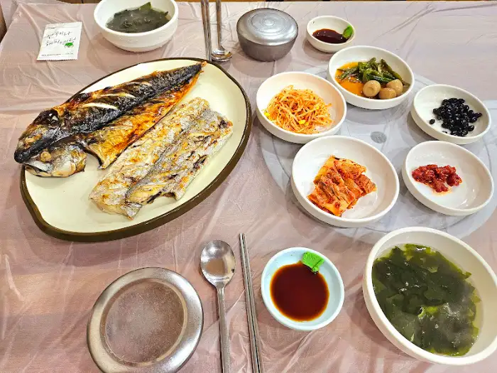 갈치구이와 고등어구이 클로즈업