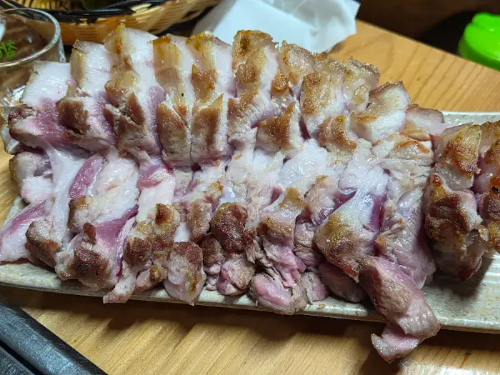 초벌된 삼겹살 이미지