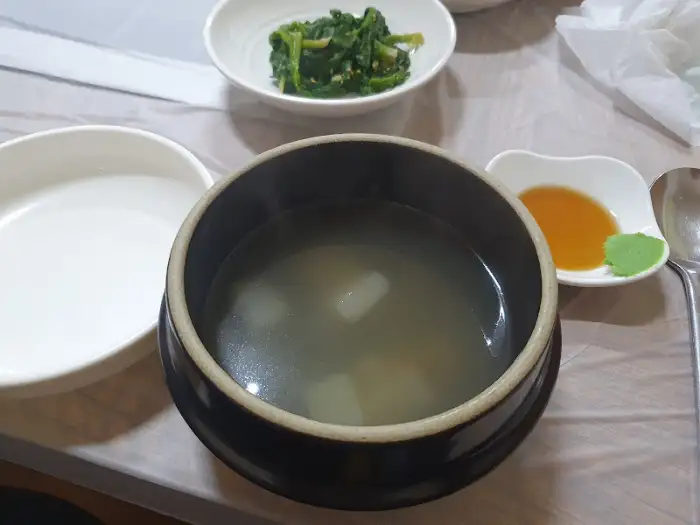 따뜻한 국물이 있는 된장찌개