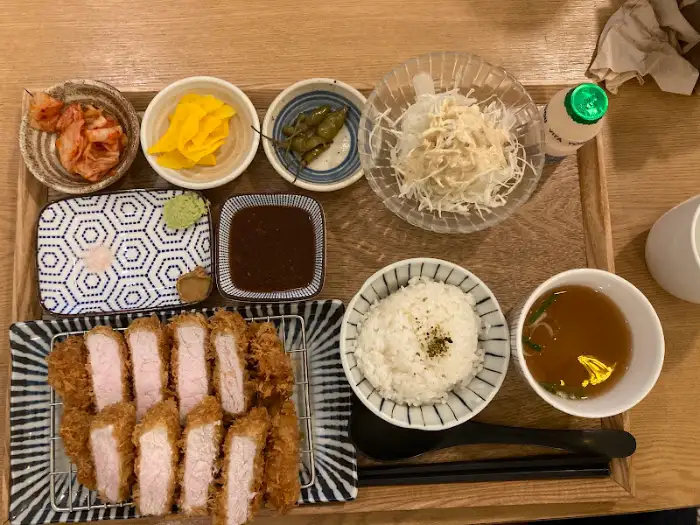 돈까스 정식 전체 구성