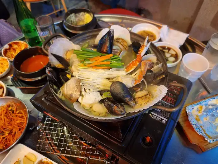 푸짐한 해물라면