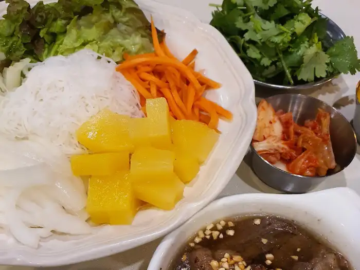 볶음밥과 쌀국수, 피자
