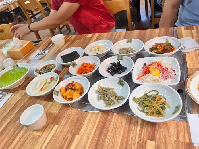향적산 한상집 반찬들