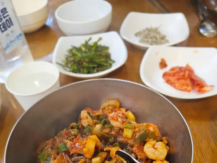 밑반찬과 낙곱새